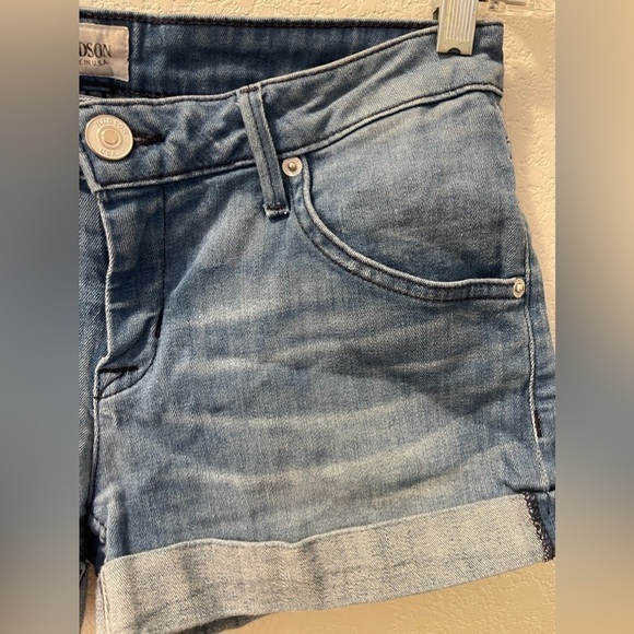 Hudson Denim Jean Shorts RN# 107906 Medium Wash Med Distressing USA Made Sz 27 - Picture 6 of 9